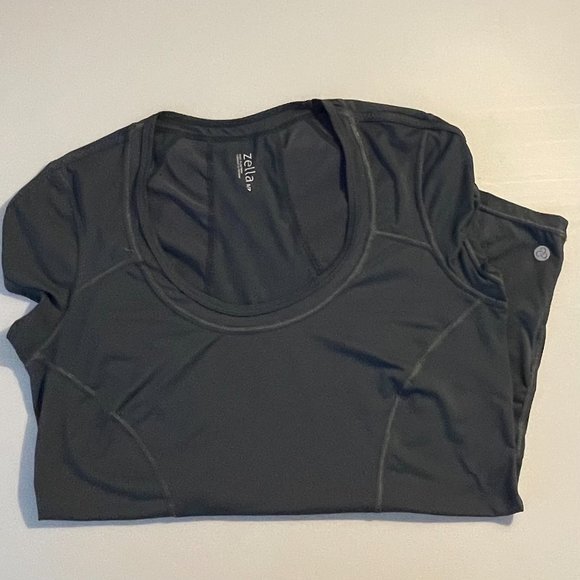 Zella - Picture 3 of 6